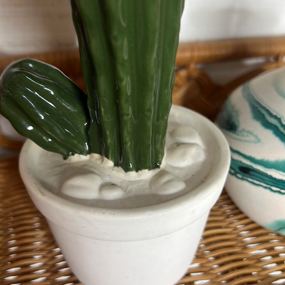 Ceramic hand painted cactus statue - Picture 9 of 11